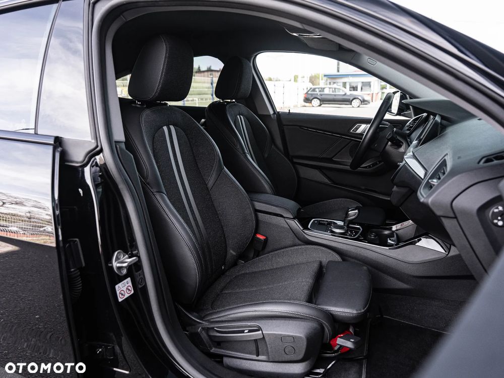 BMW Seria 2 218d Sport Line - 21