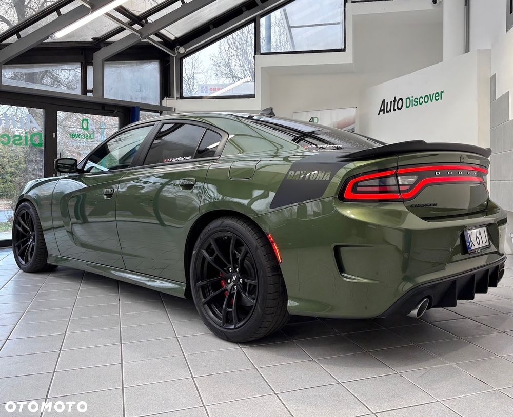 Dodge Charger 6.4 Scat Pack - 4