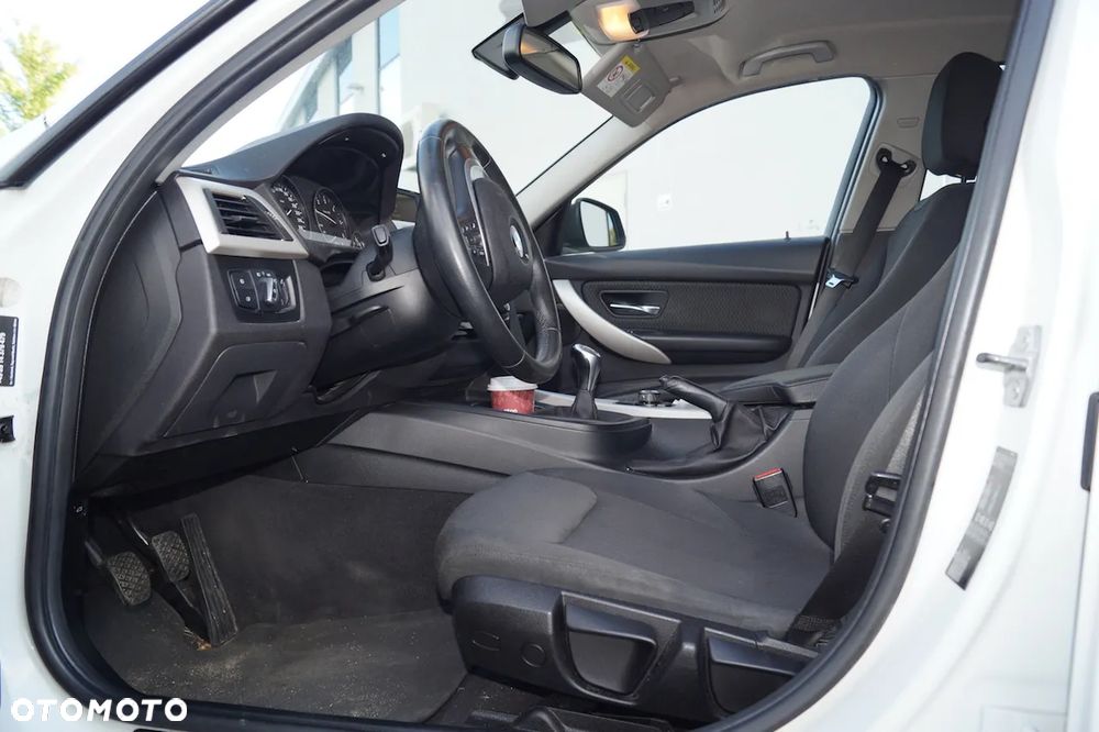BMW Seria 3 318d Advantage - 21