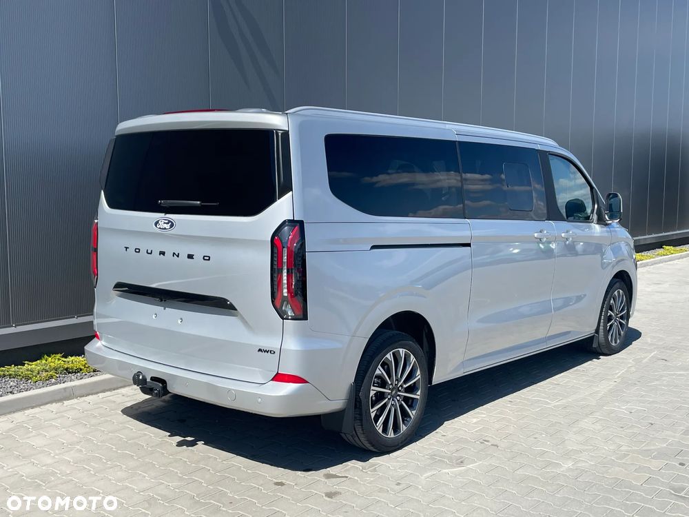 Ford Tourneo Custom - 14