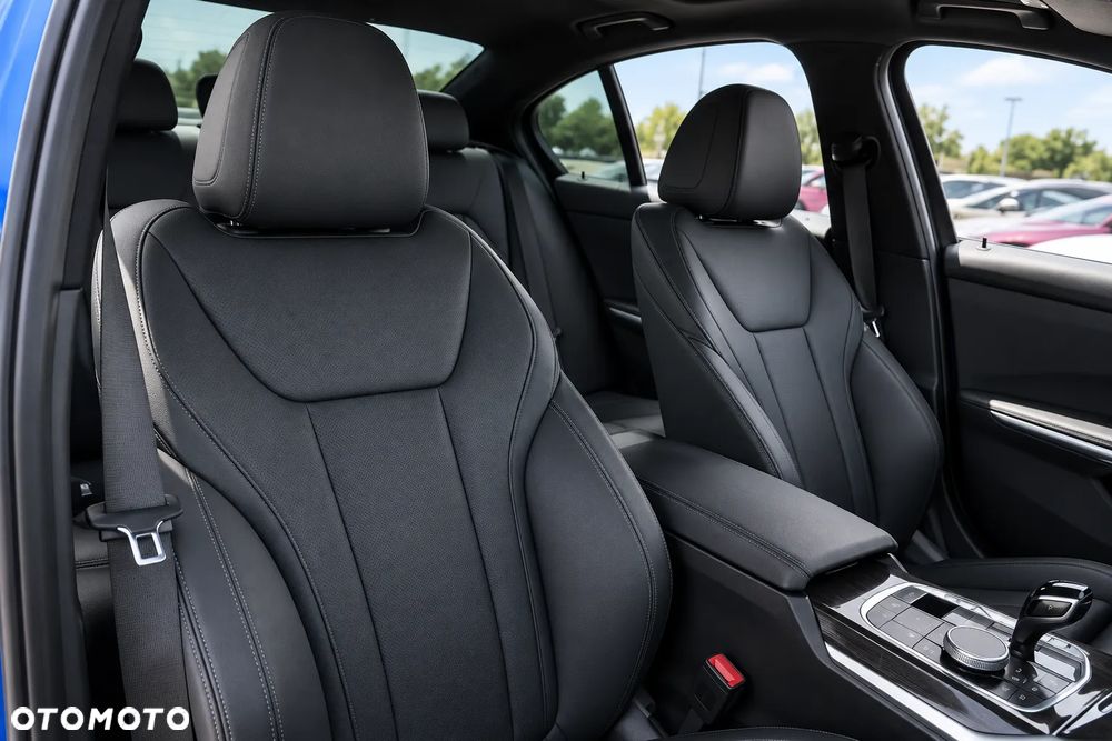 BMW Seria 3 330i M Sport - 15