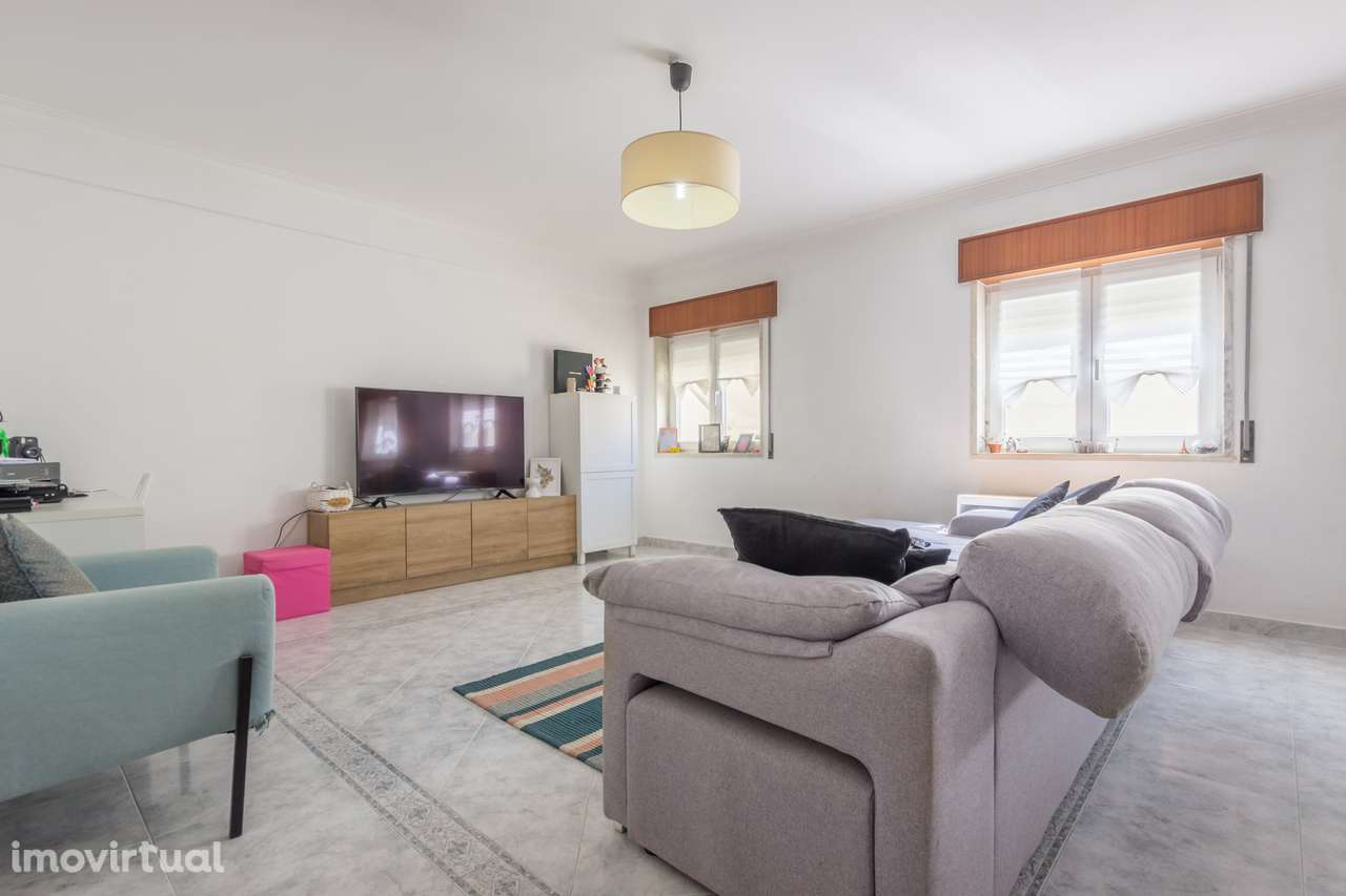 Apartamento T3 em Excelente Localização na Quinta do Conde - Grande imagem: 3/18