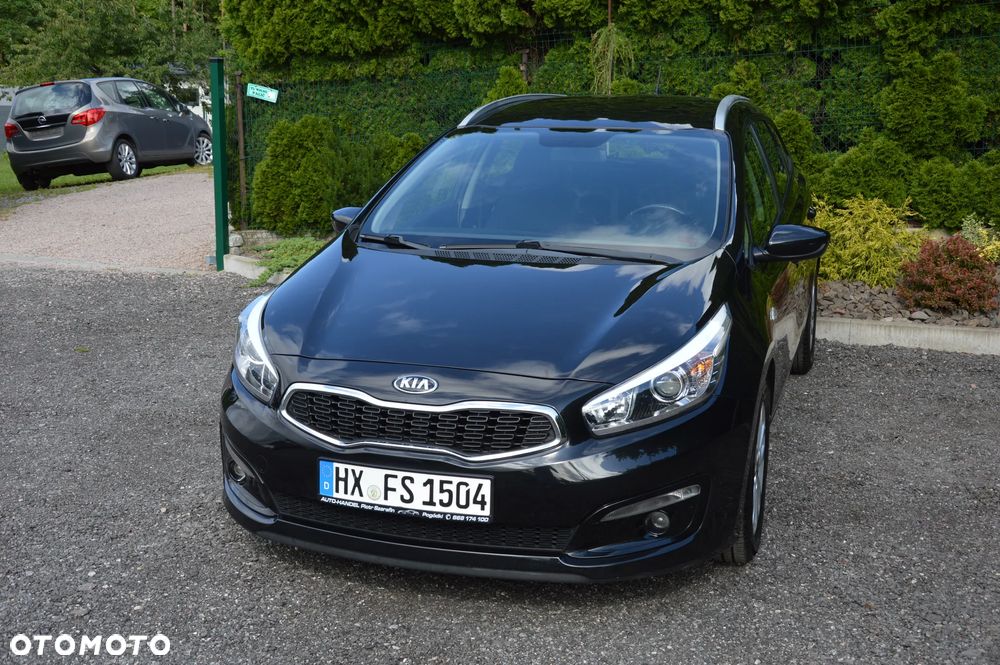 Kia Ceed - 12