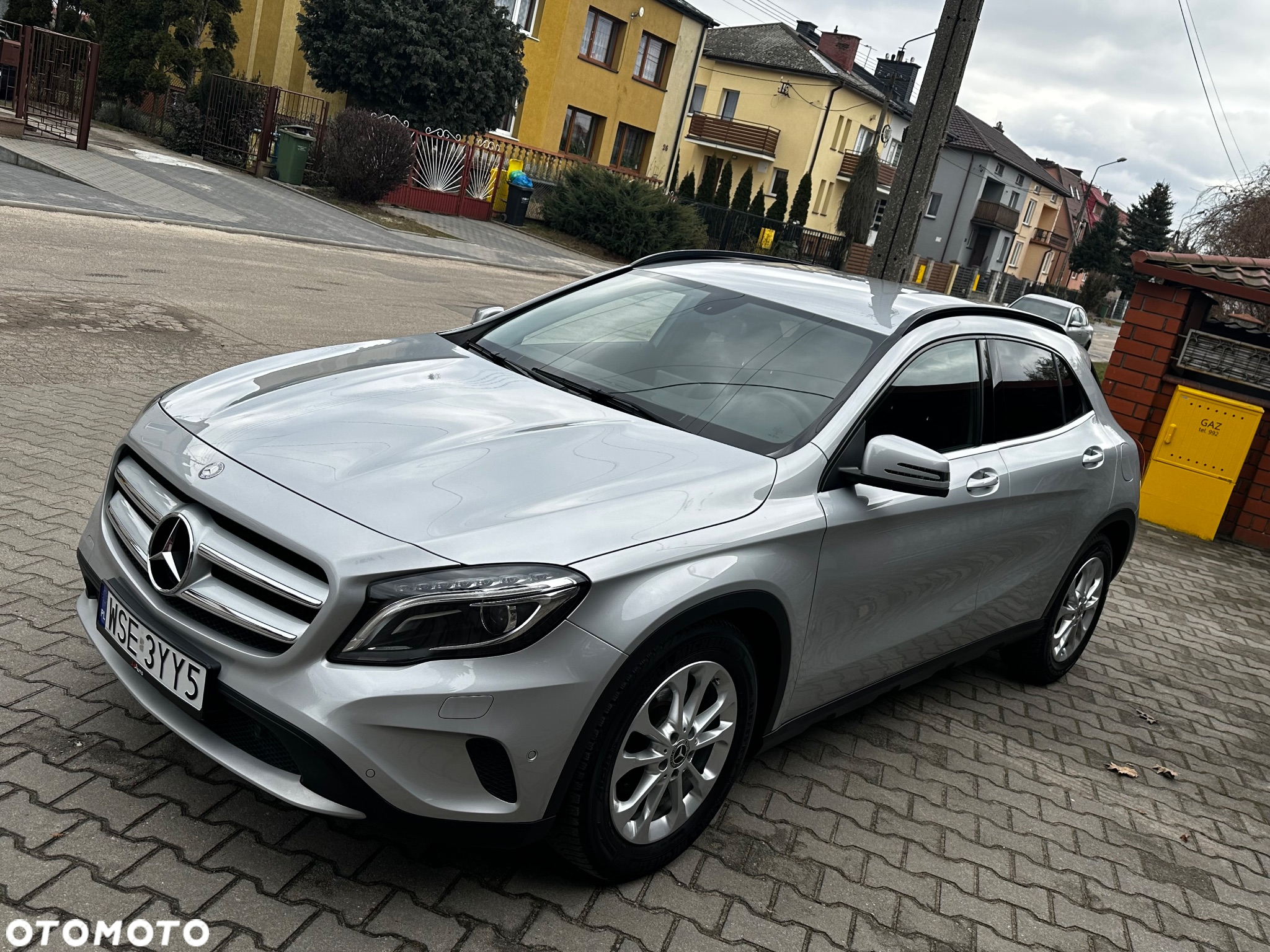 Mercedes-Benz GLA 180 7G-DCT - 5