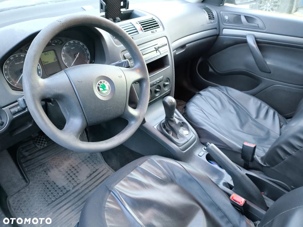 Skoda Octavia 1.6 Classic - 6