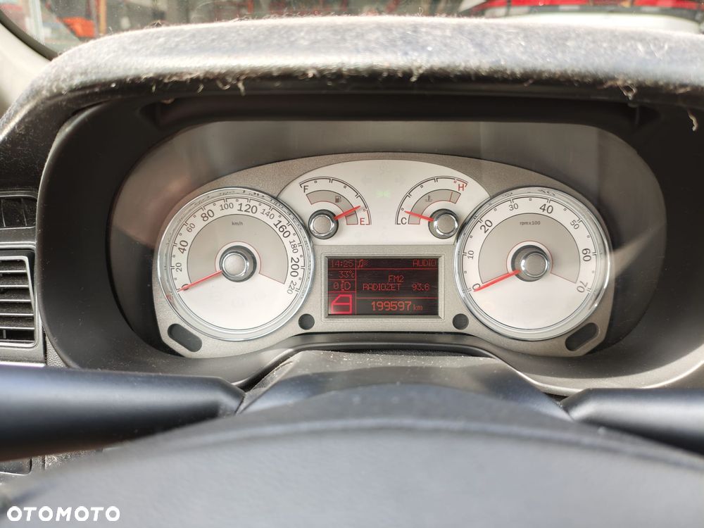 Fiat Linea 1.4 T-Jet 16V Emotion - 12