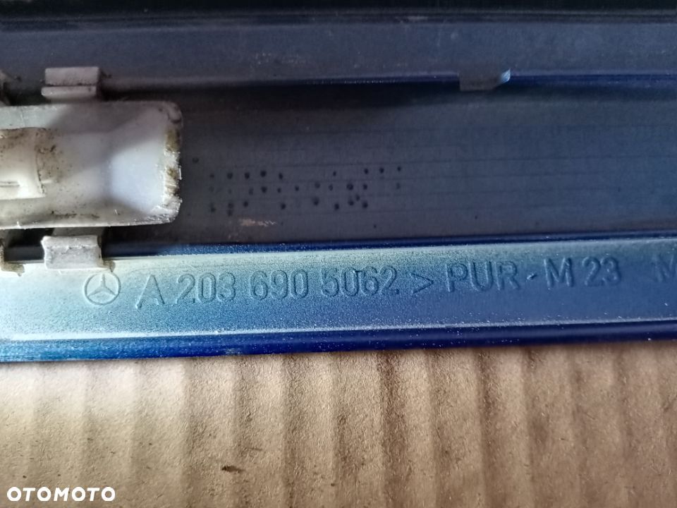 Listwa drzwi prawy przód Mercedes C-Klasa W203 A2036905062 - 6