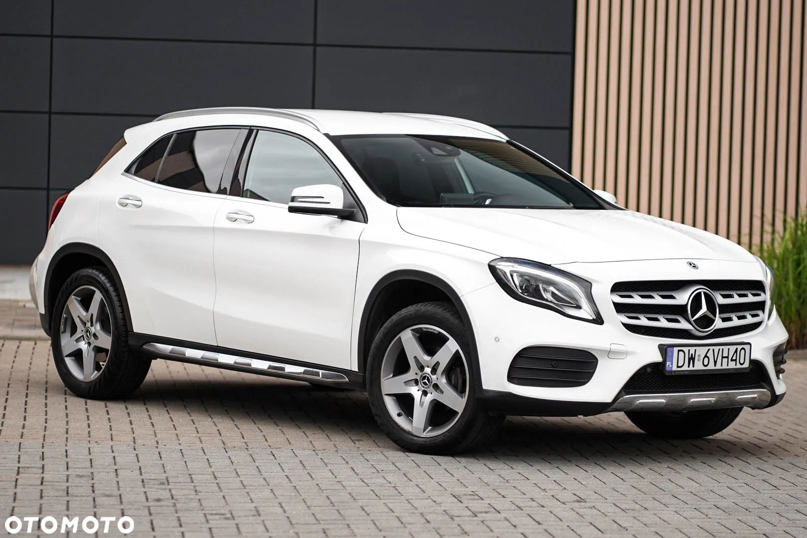 Mercedes-Benz GLA 200 7G-DCT AMG Line - 1