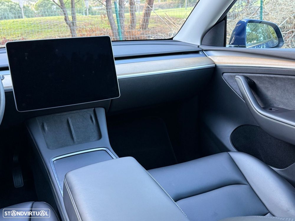 Tesla Model Y Long Range Tração Integral - 27