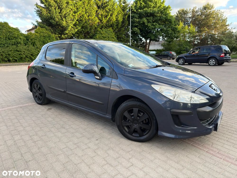 Peugeot 308 - 8