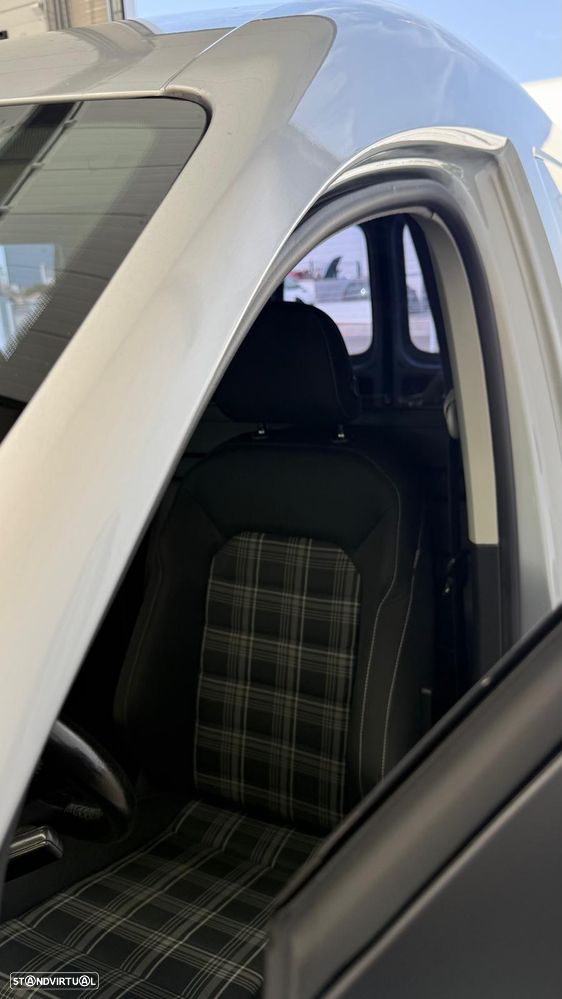VW Caddy 2.0 TDi BM Highline DSG - 2