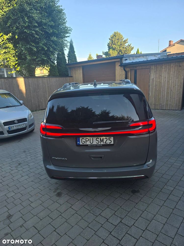 Chrysler Pacifica - 11