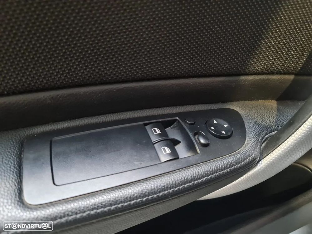 BMW 118 d Pack M - 7