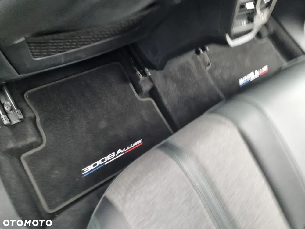 Peugeot 3008 1.2 PureTech Allure S&S EAT6 - 24