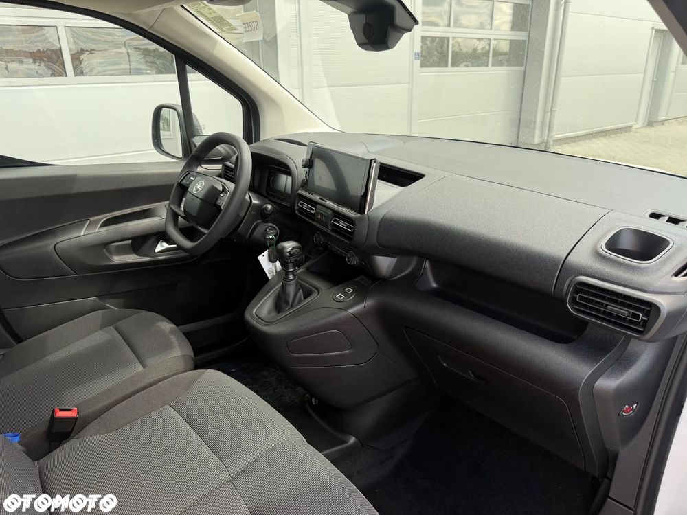 Opel COMBO - 11