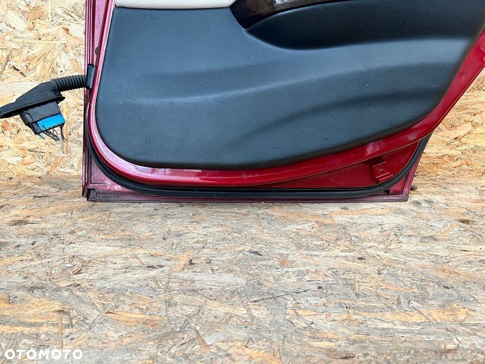 Drzwi TYLNE PRAWE prawy tył BMW E90 KOMBI LIFT E91 Lakier: A82 - 11