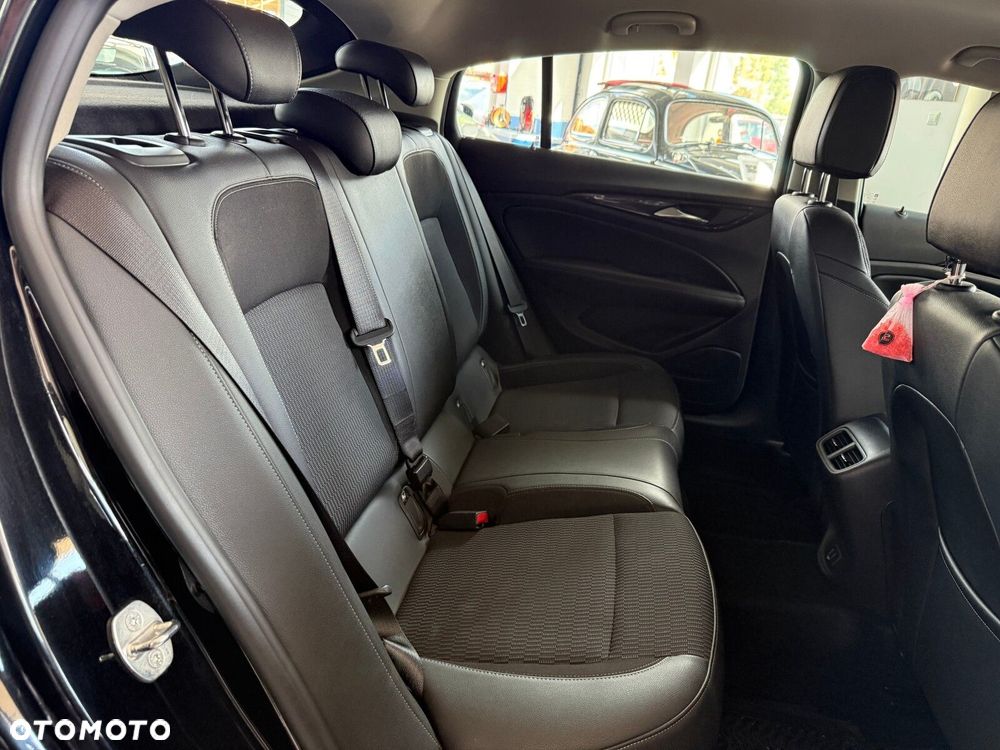 Opel Insignia - 13