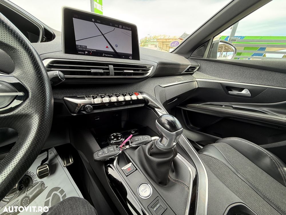 Peugeot 3008 PureTech 130 Stop & Start GPF Allure - 14