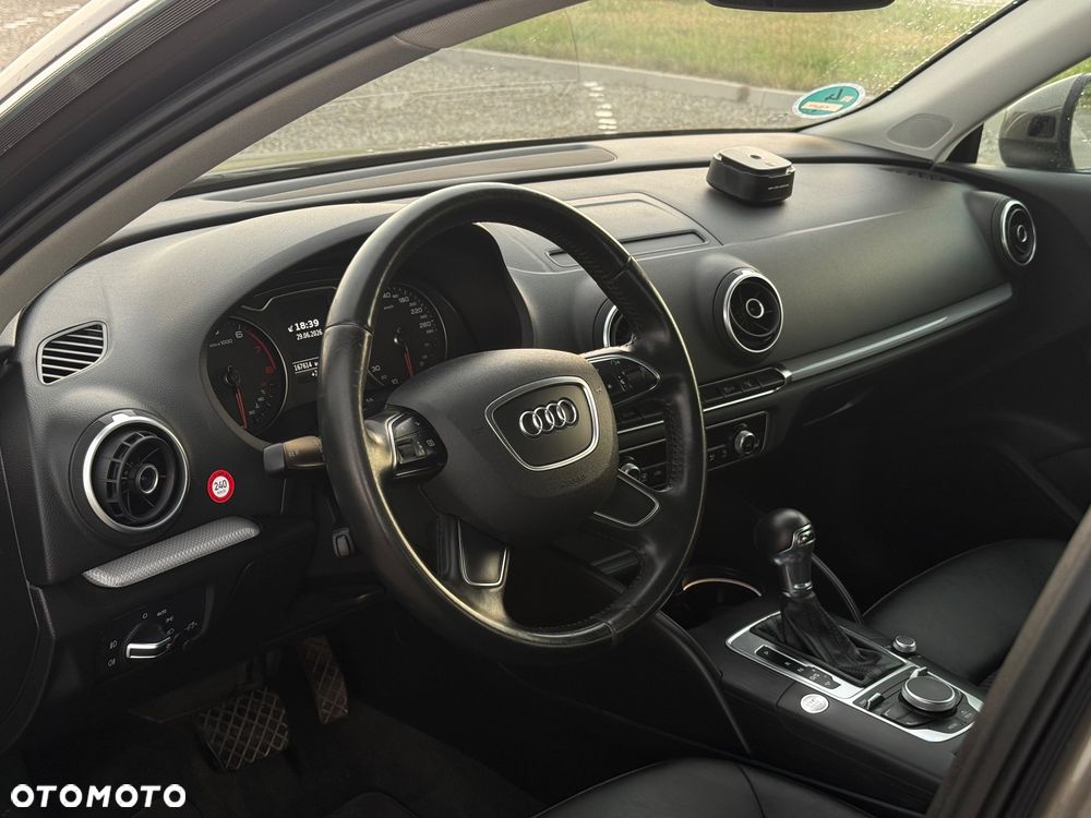 Audi A3 Sportback 1.2 TFSI S tronic S line Sportpaket - 12
