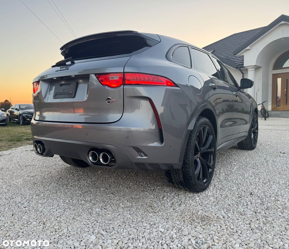 Jaguar F-Pace AWD SVR - 9