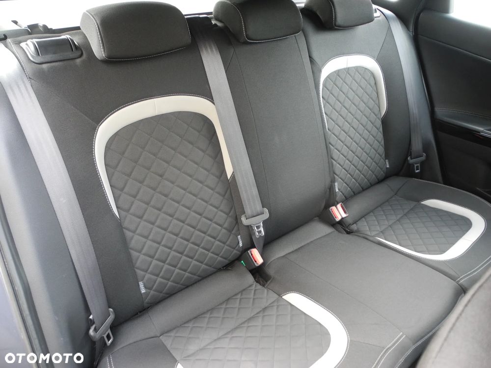 Kia Ceed 1.6 CRDi 136 ISG GT Line - 17