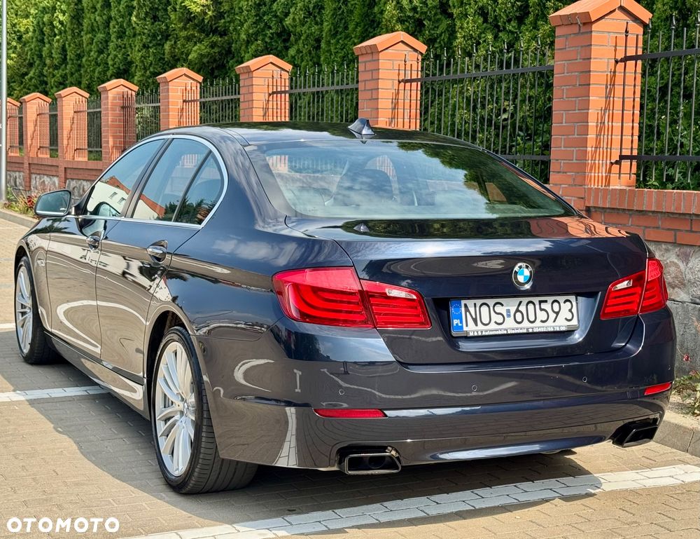 BMW Seria 5 550i Sport-Aut - 3