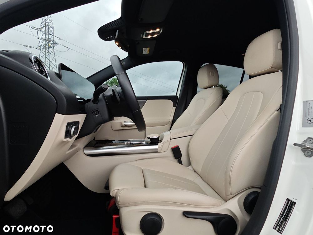 Mercedes-Benz GLA 200 mHEV 7G-DCT - 12
