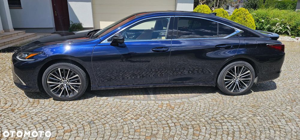 Lexus ES - 5