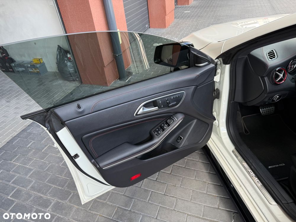 Mercedes-Benz CLA 45 AMG 4-Matic - 11