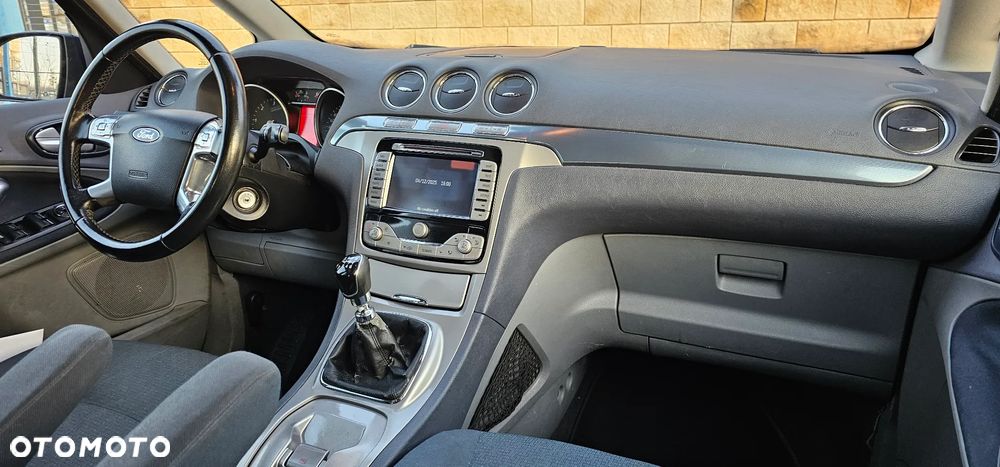 Ford Galaxy 2.0 TDCi Ghia - 11