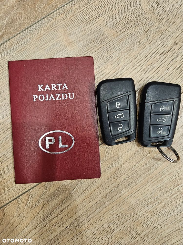 Volkswagen Passat Variant 1.6 TDI BMT Trendline - 12
