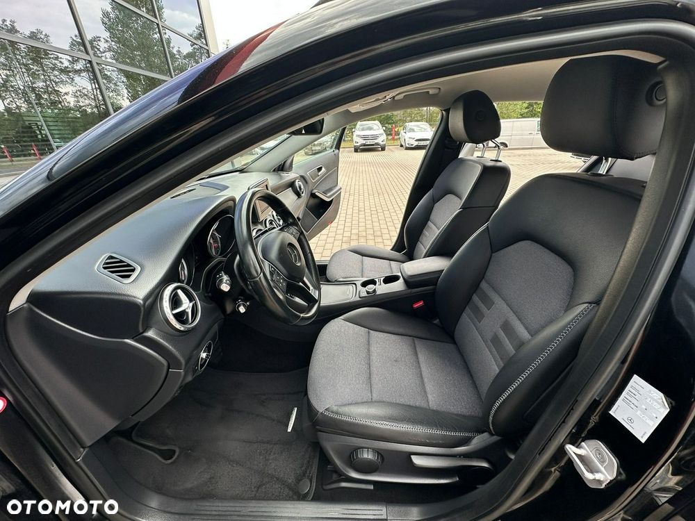 Mercedes-Benz GLA 200 7G-DCT Style - 11
