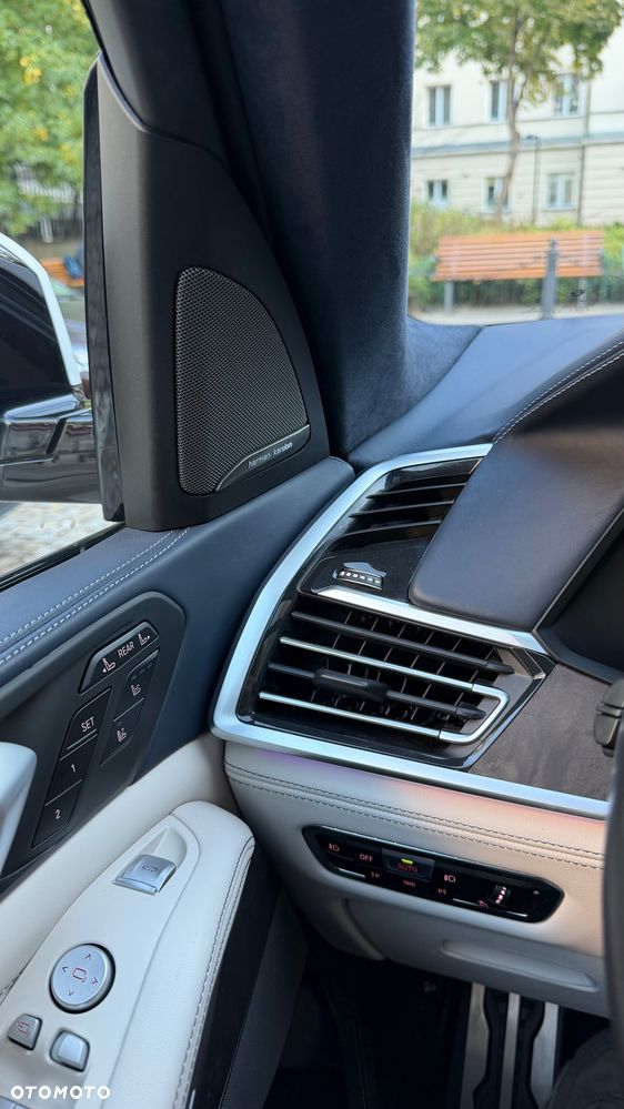 BMW X7 M50i sport - 17