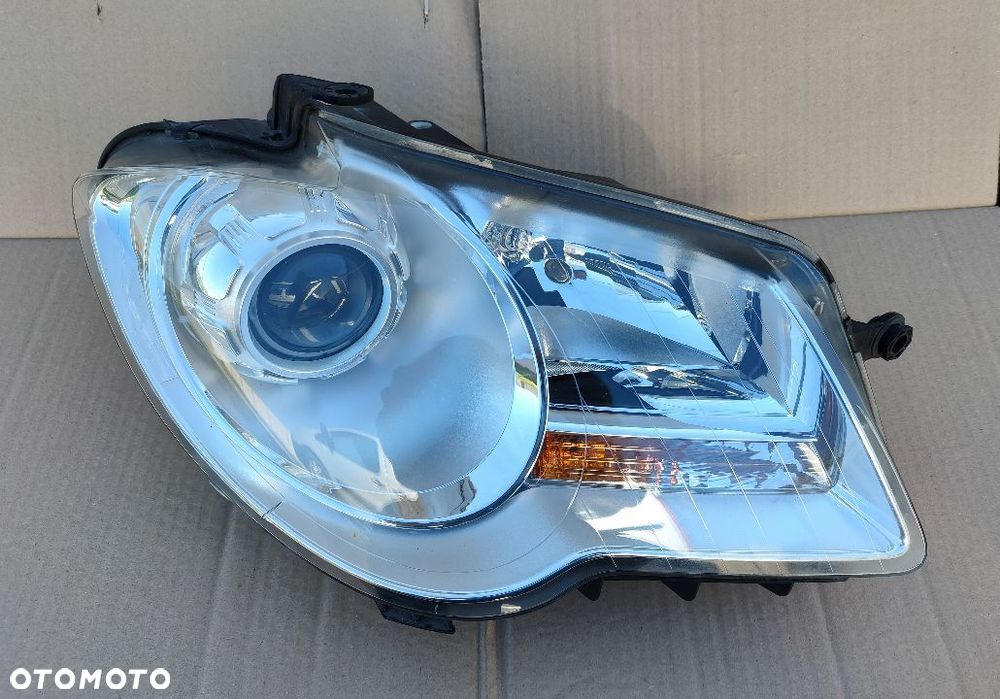 Reflektor prawy Lampa prawa Volkswagen Touran 2007-