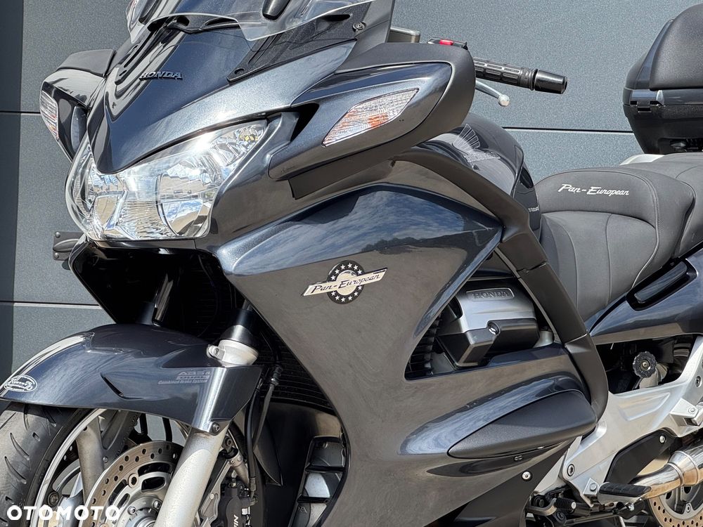 Honda ST - 22