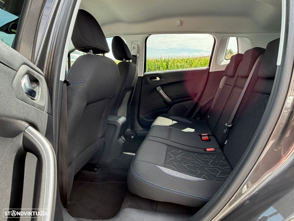 Peugeot 2008 1.2 PureTech Style - 11