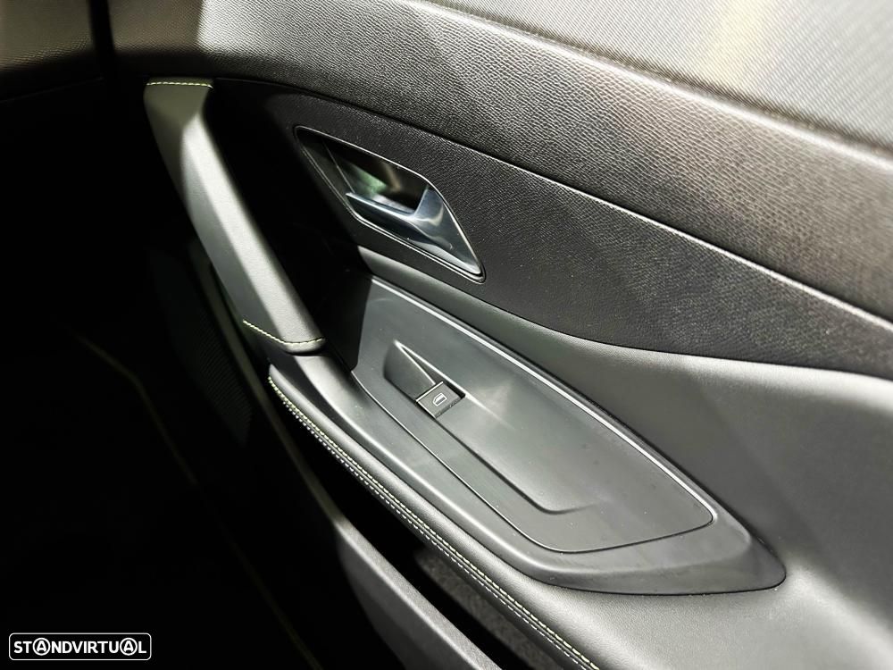 Peugeot 408 1.6 Hybrid GT e-EAT8 - 32