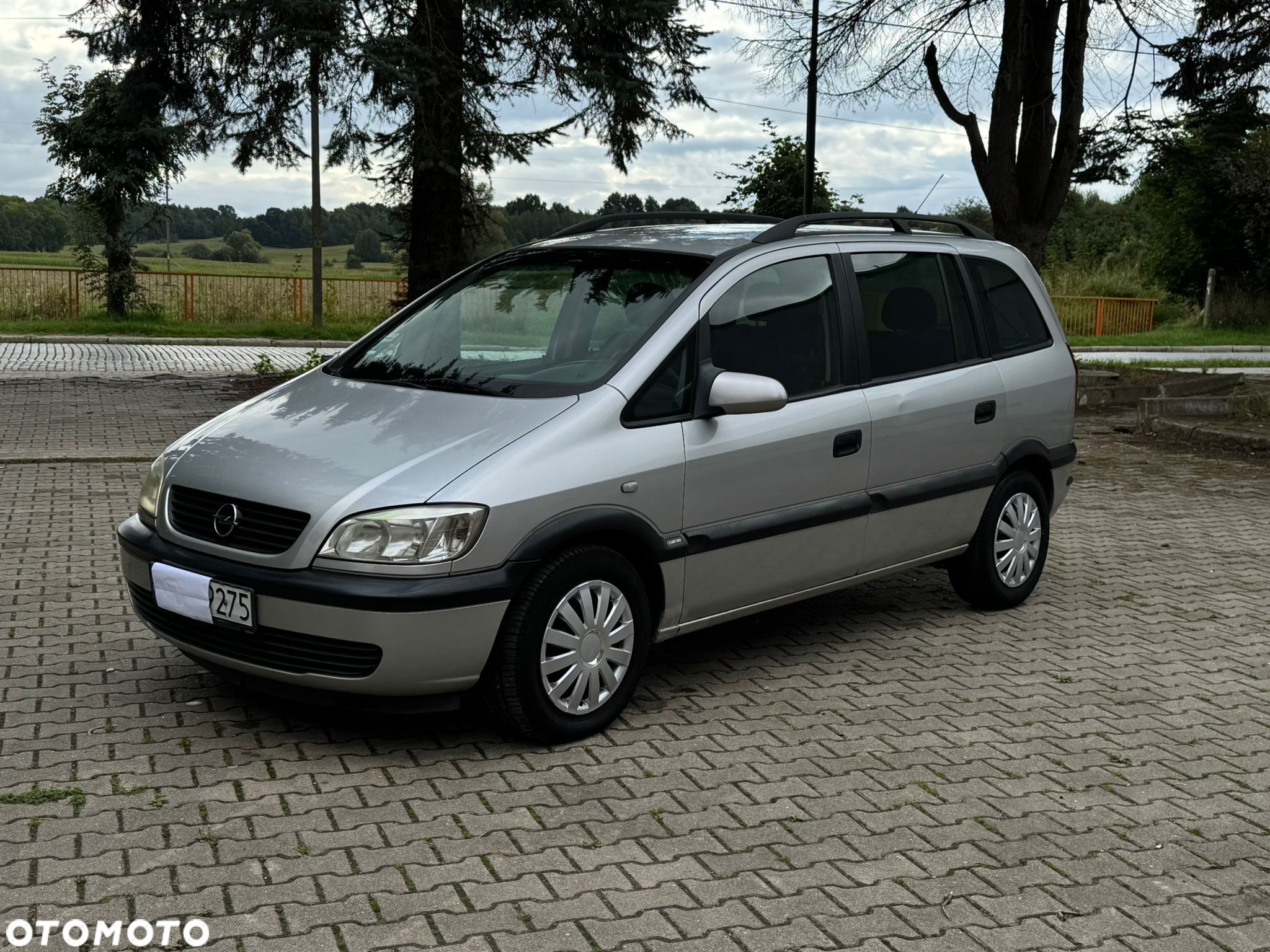 Opel Zafira 1.6 16V Comfort - 1