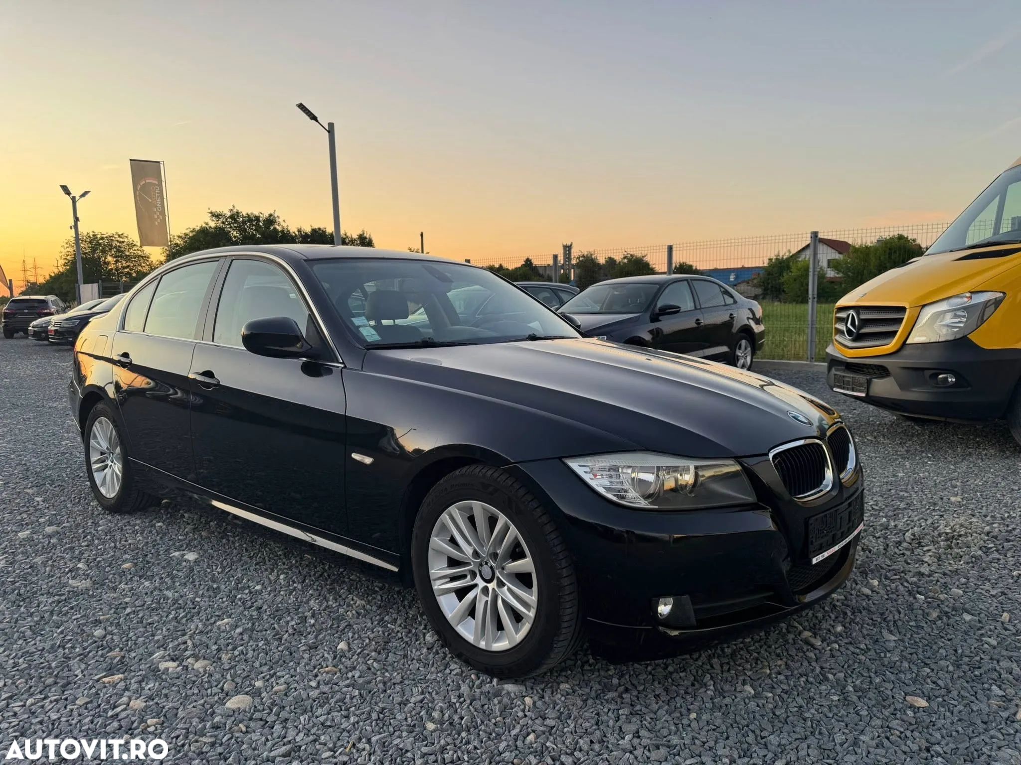 BMW Seria 3 318d Touring Luxury Line - 1