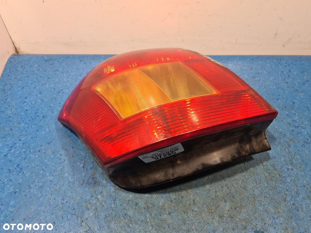 TOYOTA COROLLA E12 HB LAMPA TYŁ PRAWA ZEWNĘTRZNA - 6