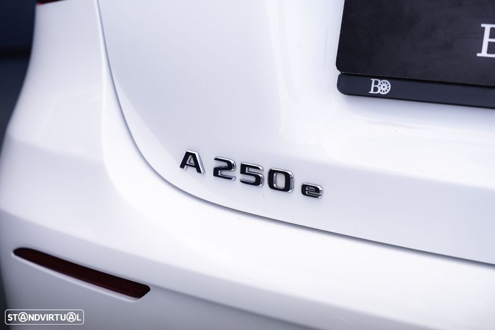 Mercedes-Benz A 250 e AMG Line - 38