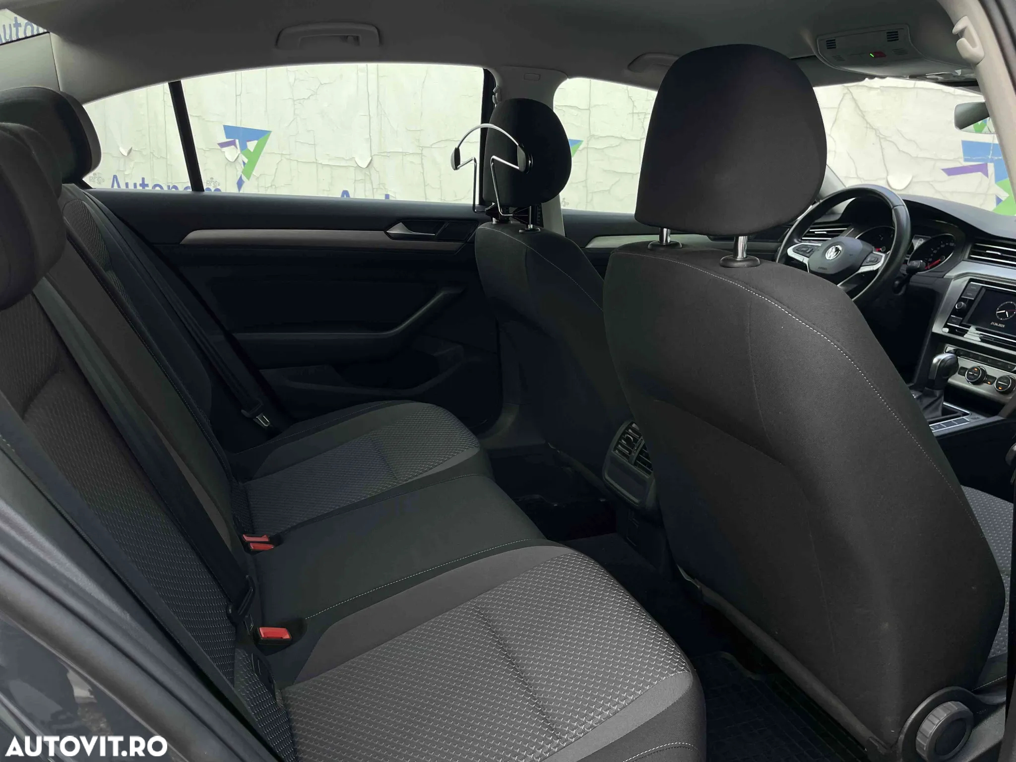 Volkswagen Passat - 15
