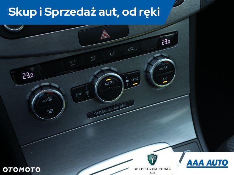Volkswagen Passat - 14
