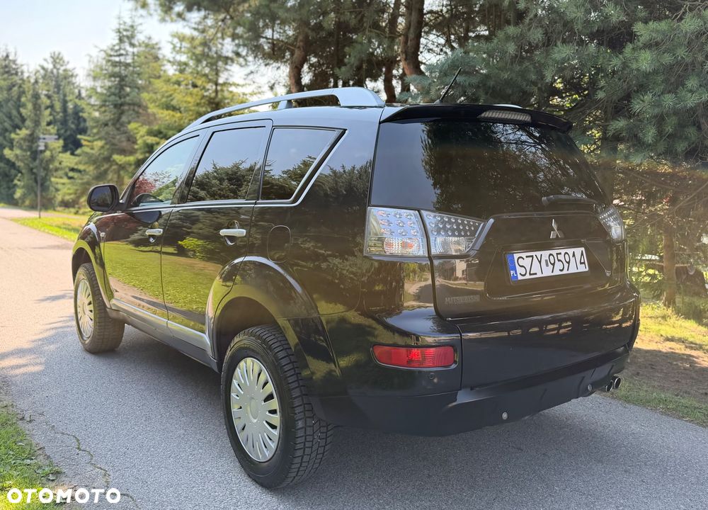 Mitsubishi Outlander 2.0 DID Intense + - 9