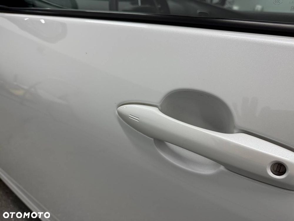 Toyota Prius 1.8 Hybrid Premium - 34