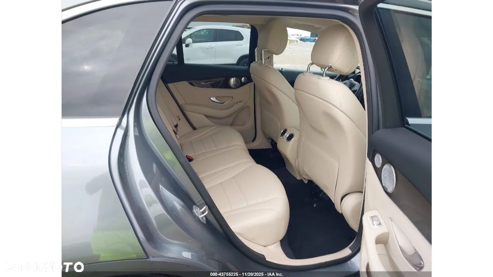 Mercedes-Benz GLC - 11