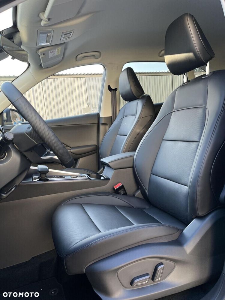 MG ZS Hybrid+ - 10