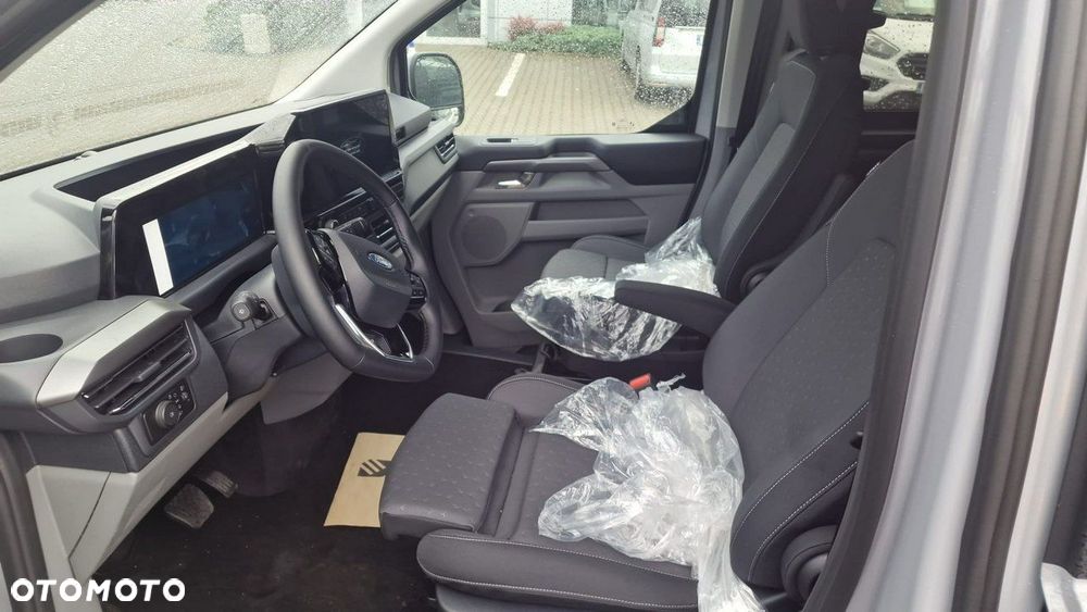 Ford Tourneo Custom - 4