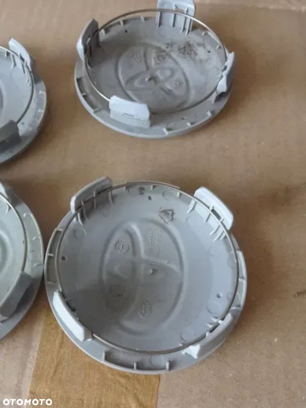 TOYOTA DEKIELKI FELG ALUMINIOWYCH 77mm - 5