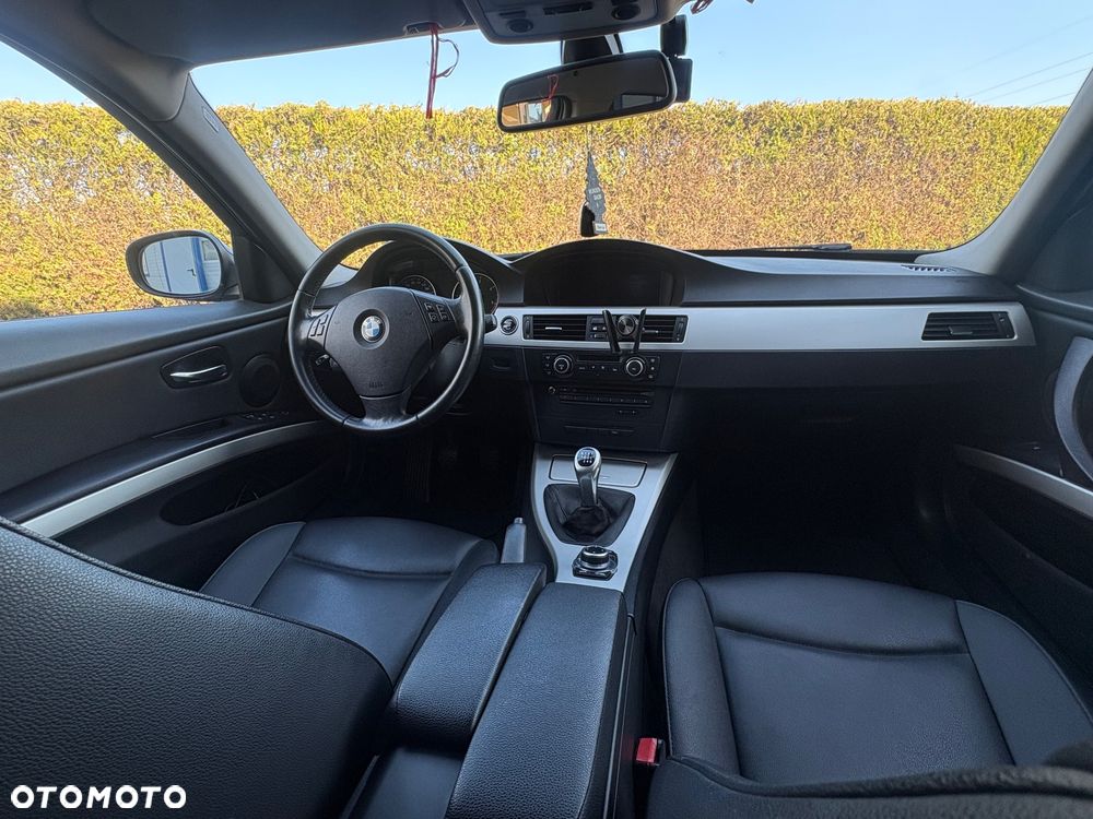 BMW Seria 3 318d - 6